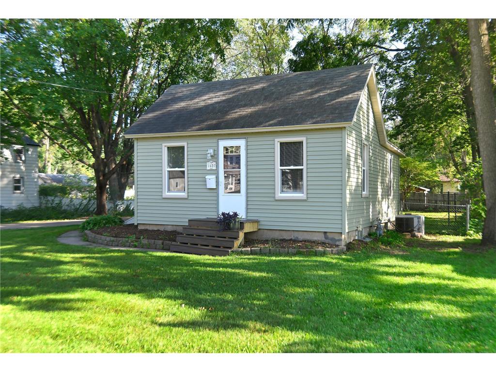1121 7th Street NW Faribault MN 55021 6421695 image1