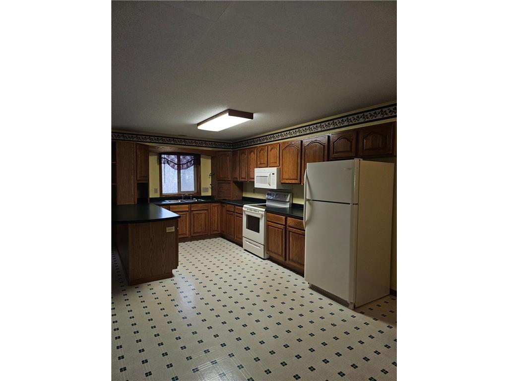 1121 S Vine Street Fergus Falls MN 56537 7053696 image10