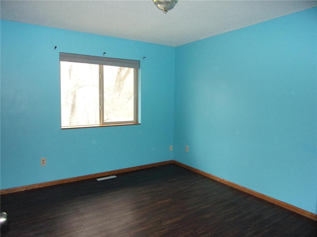 1121 S Vine Street Fergus Falls MN 56537 7053696 image15