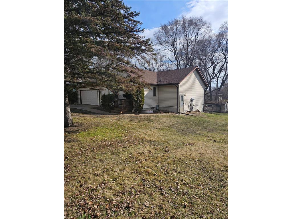 1121 S Vine Street Fergus Falls MN 56537 7053696 image2