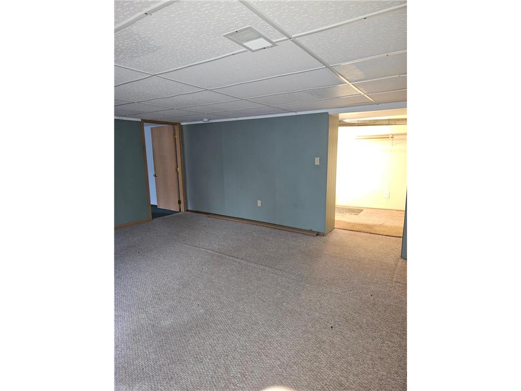 1121 S Vine Street Fergus Falls MN 56537 7053696 image26