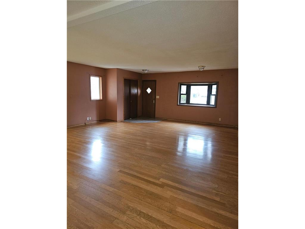 1121 S Vine Street Fergus Falls MN 56537 7053696 image7