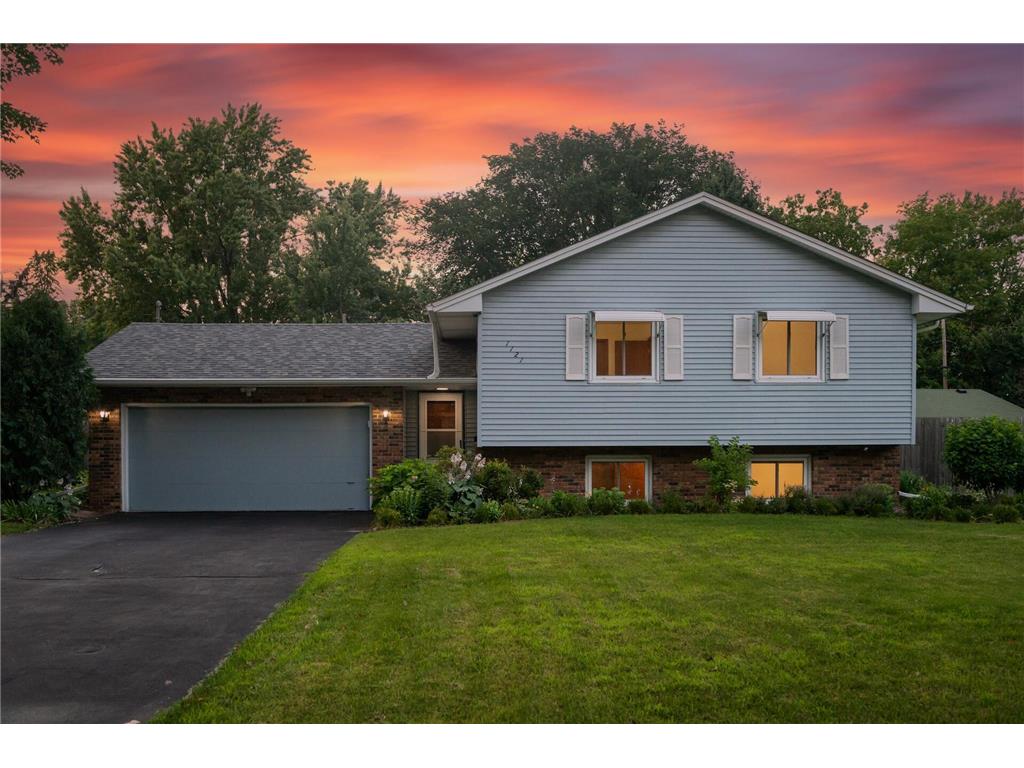 1121 Shryer Avenue W Roseville MN 55113 6565903 image1