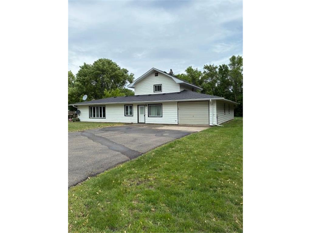 1121 W 6th Street Graceville MN 56240 7084082 image2