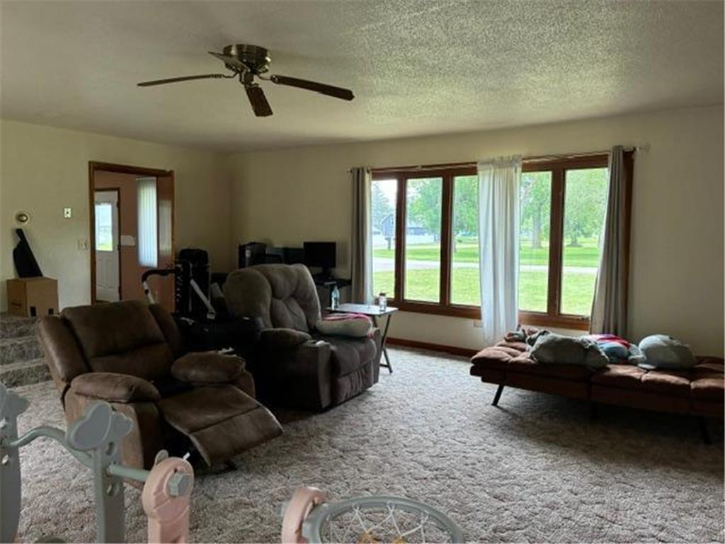 1121 W 6th Street Graceville MN 56240 7084082 image5