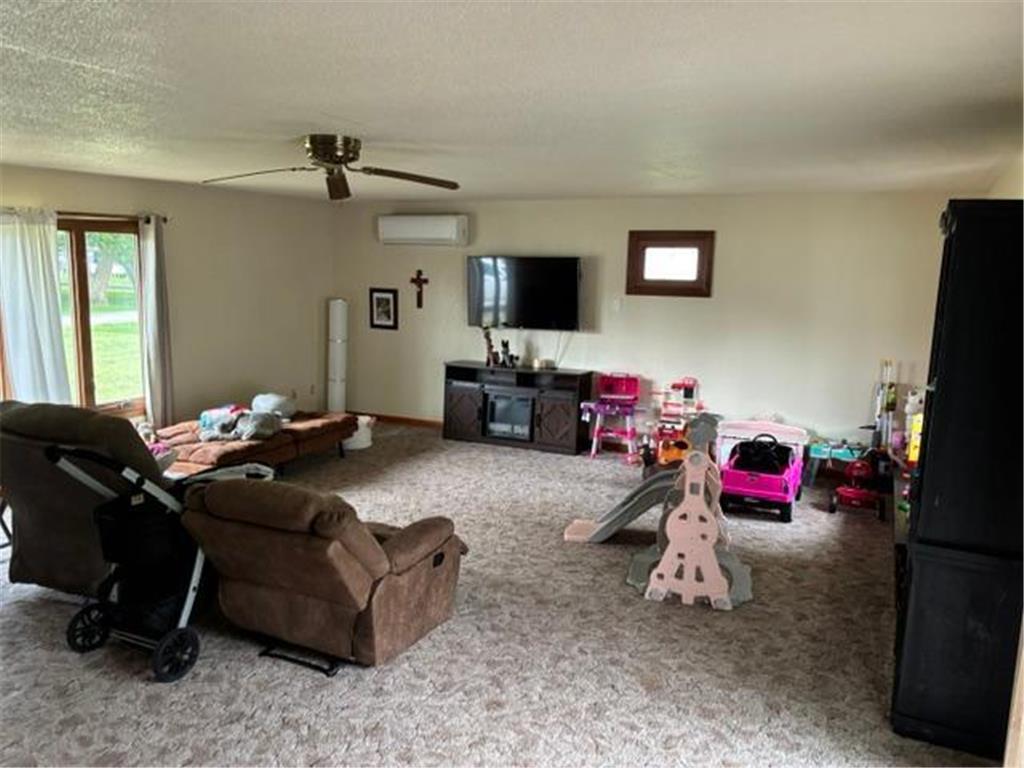 1121 W 6th Street Graceville MN 56240 7084082 image6