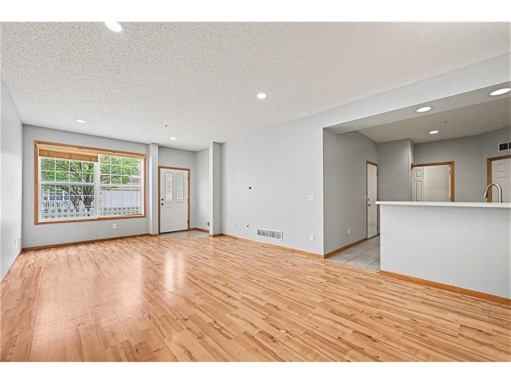 11212 Aberdeen Street NE #C Blaine MN 55449 7061007 image5