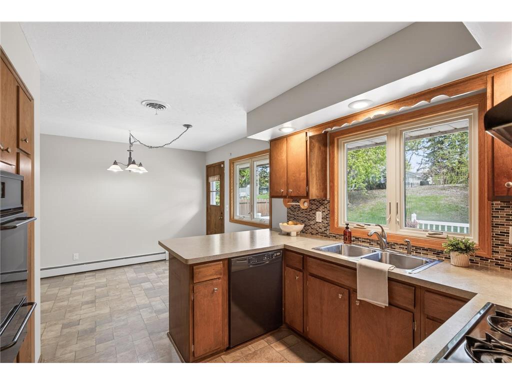 11213 River Hills Drive Burnsville MN 55337 7063464 image7