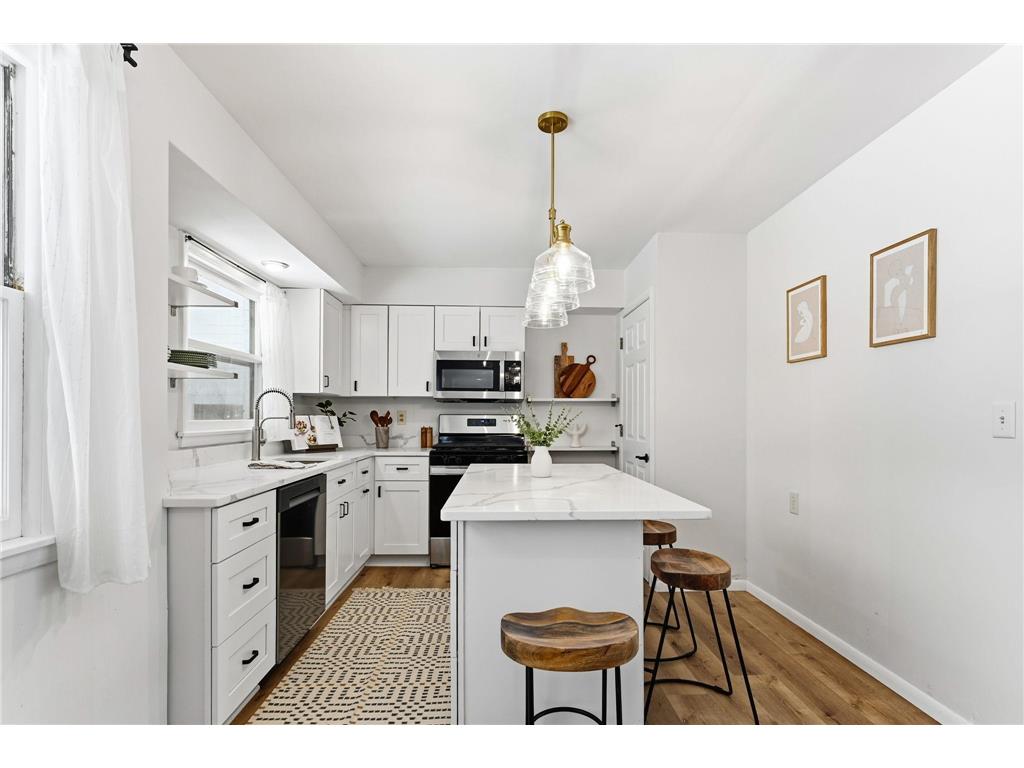 11216 Minnetonka Boulevard Minnetonka MN 55305 6823876 image2