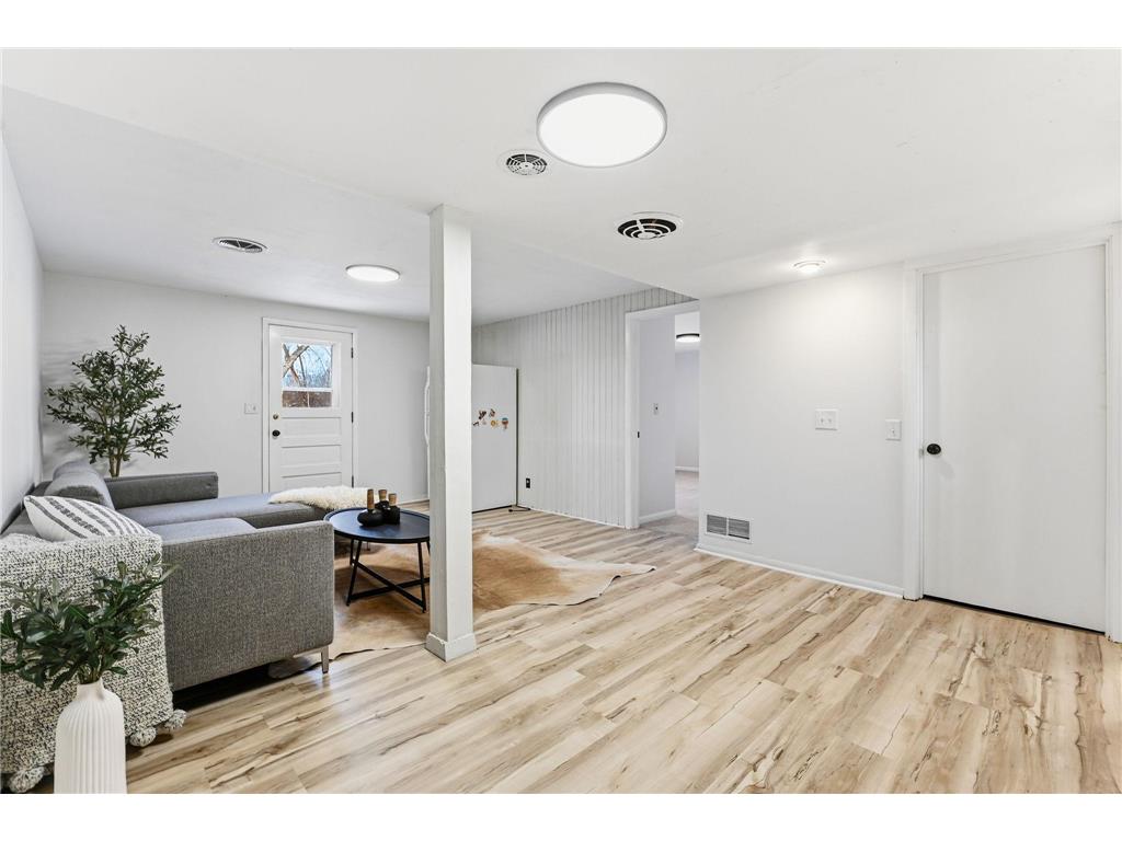 11216 Minnetonka Boulevard Minnetonka MN 55305 6823876 image29