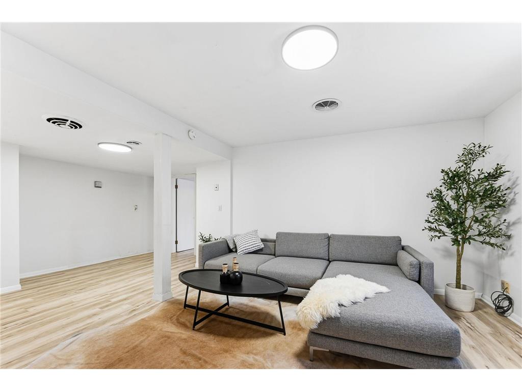 11216 Minnetonka Boulevard Minnetonka MN 55305 6823876 image30