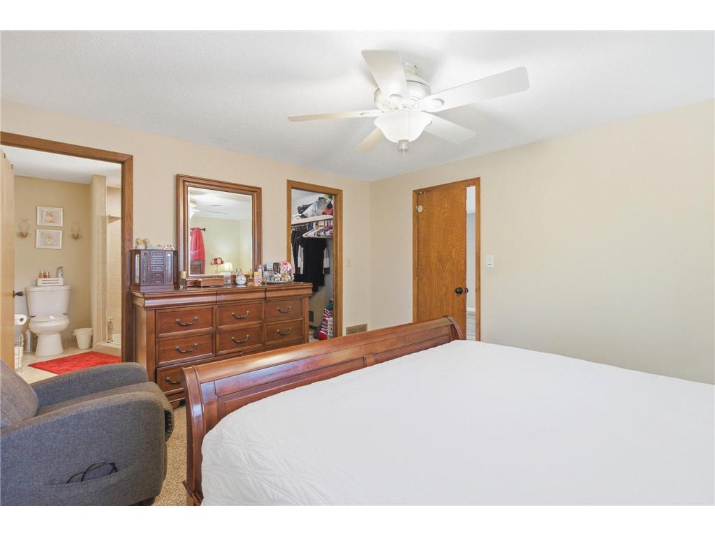 1122 County Road C E Maplewood MN 55109 7072918 image16