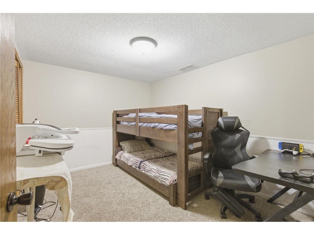 1122 County Road C E Maplewood MN 55109 7072918 image23