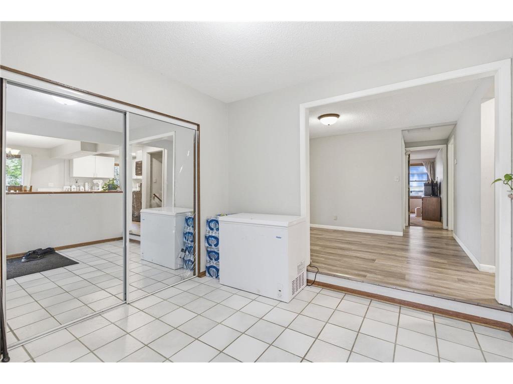 1122 County Road C E Maplewood MN 55109 7072918 image25