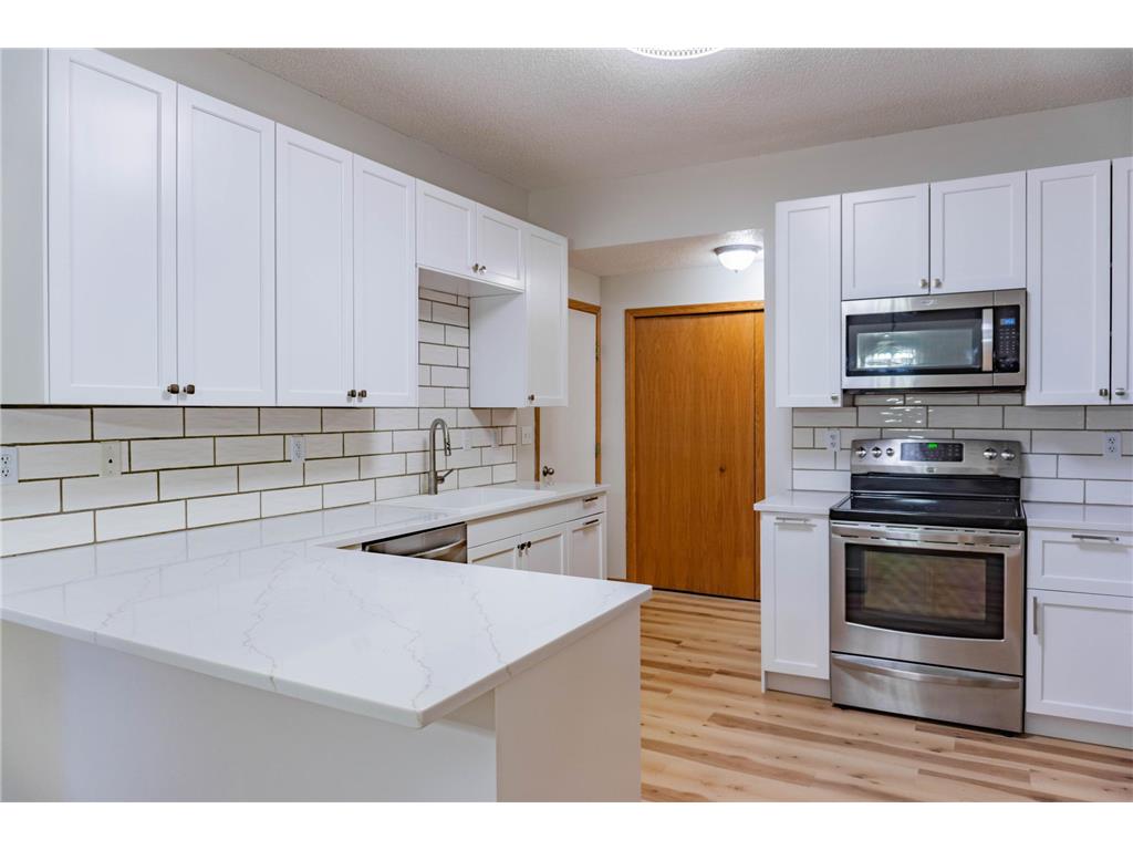 1122 Crystal Place W Chaska MN 55318 7043013 image6