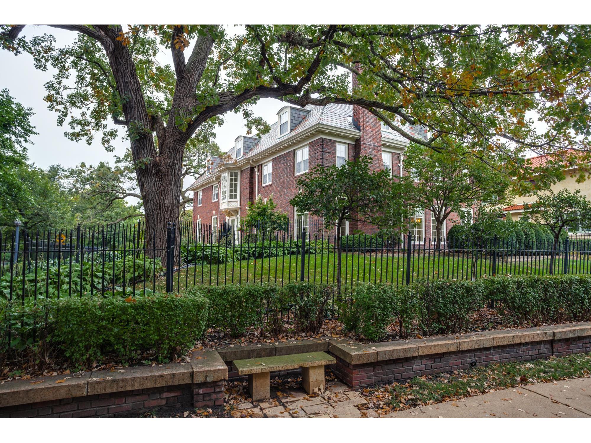 1122 Mount Curve Avenue, Minneapolis, MN 55403 MLS 5566916 Edina