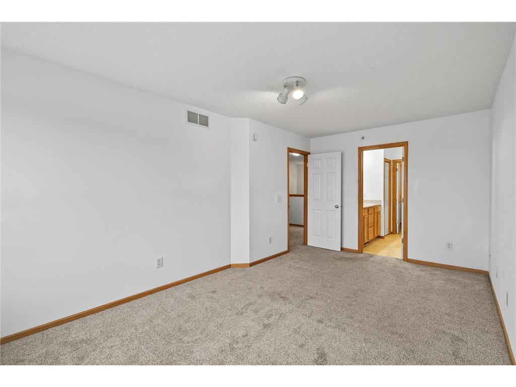 11221 Aberdeen Street NE #I Blaine MN 55449 6805277 image16
