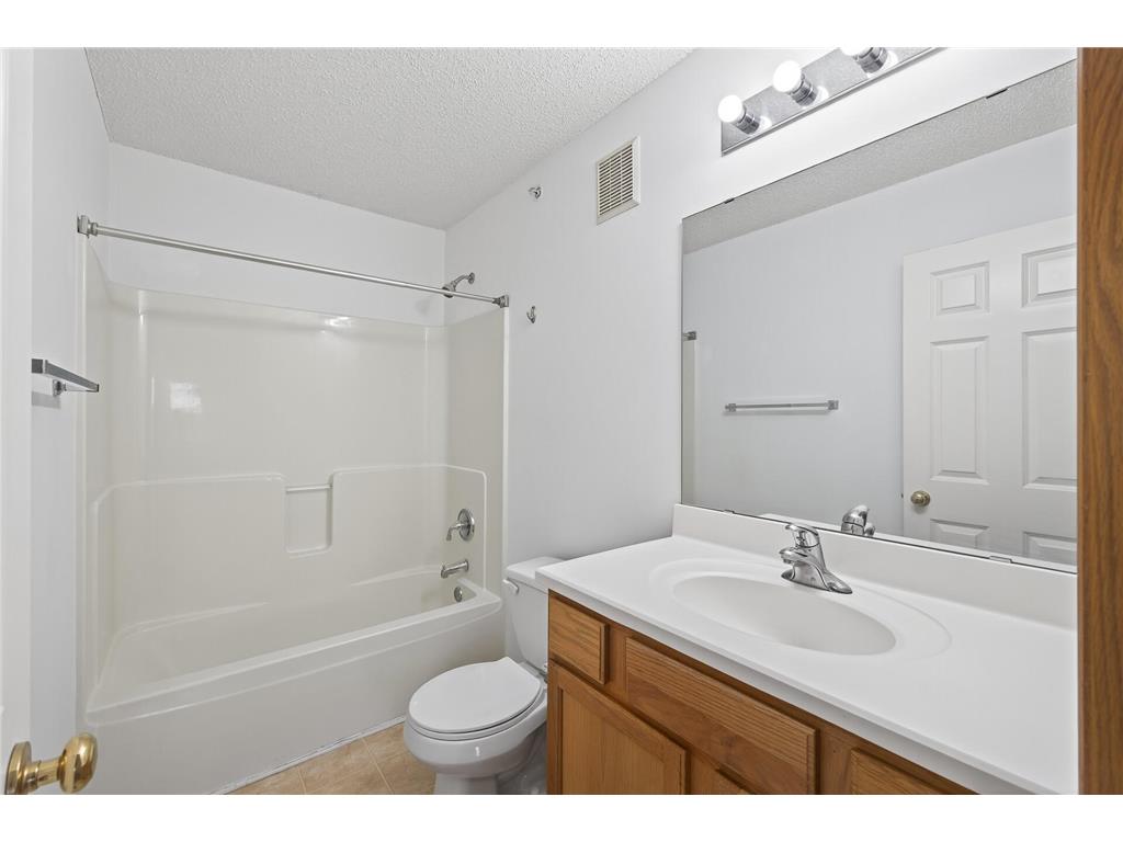 11221 Aberdeen Street NE #I Blaine MN 55449 6805277 image19