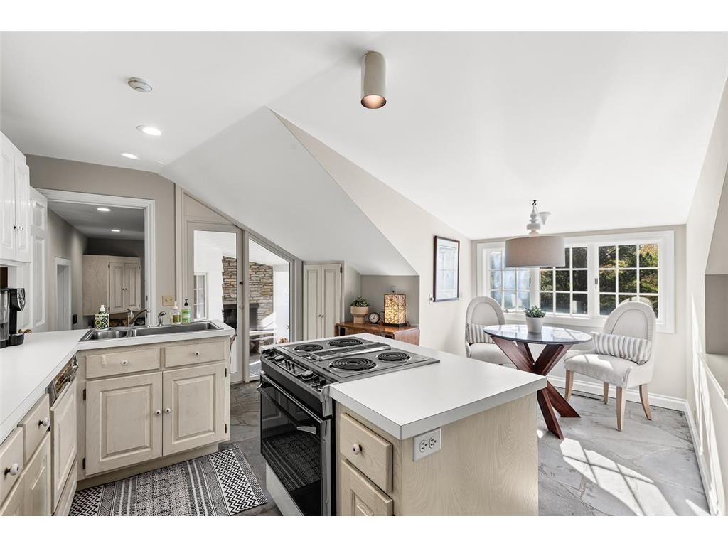 11228 Willowood Avenue Eden Prairie MN 55344 - Bryant 7037766 image61