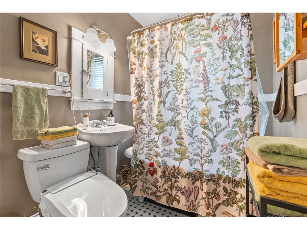 1123 5th Street NE Minneapolis MN 55413 7073225 image19