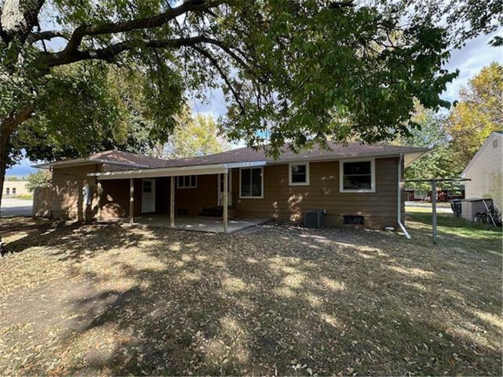 1123 Elmhurst Avenue Luverne MN 56156 6801645 image3