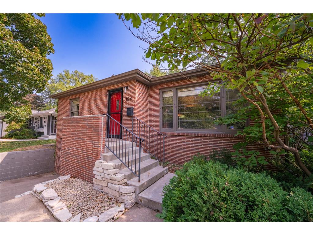 1124 Rhode Island Avenue N Golden Valley MN 55427 6434844 image1