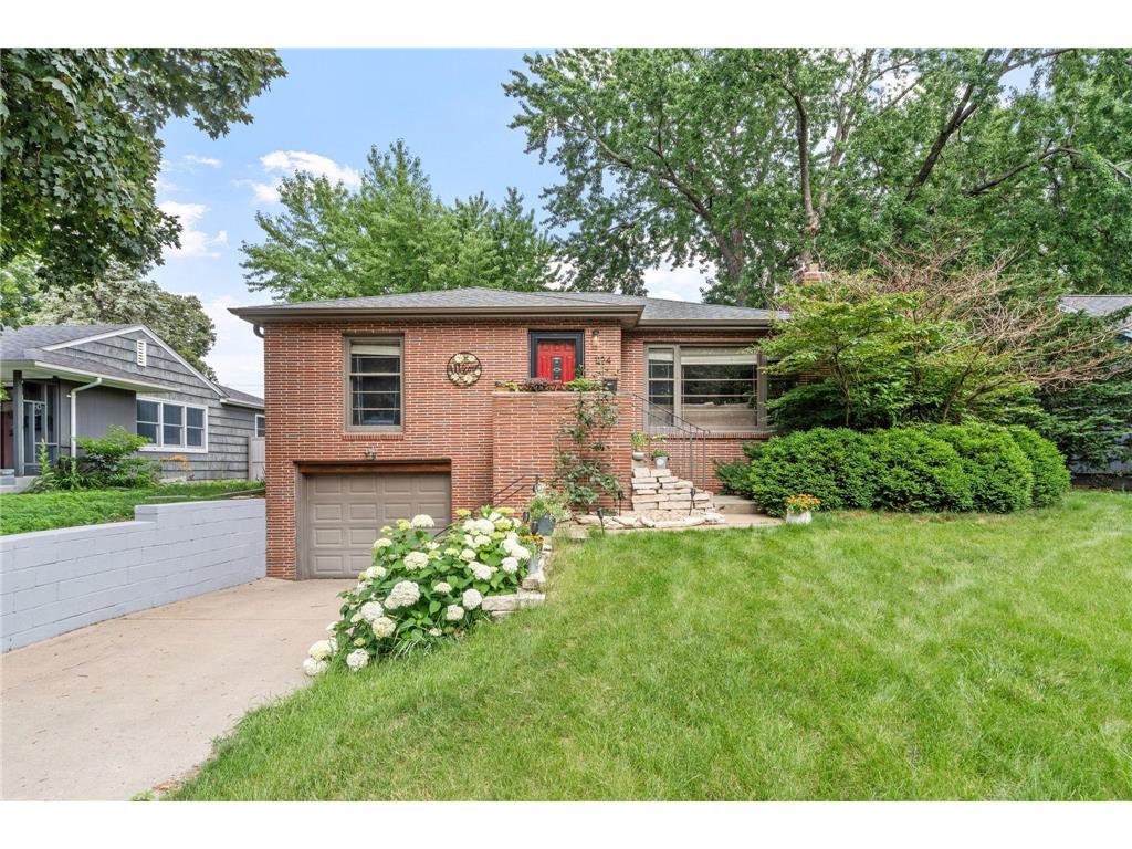 1124 Rhode Island Avenue N Golden Valley MN 55427 7096959 image1