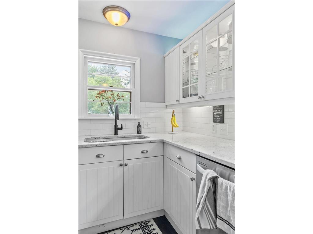 1124 Rhode Island Avenue N Golden Valley MN 55427 7096959 image10