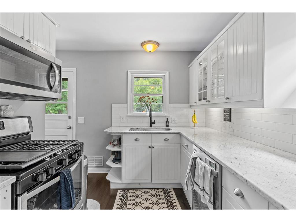 1124 Rhode Island Avenue N Golden Valley MN 55427 7096959 image11