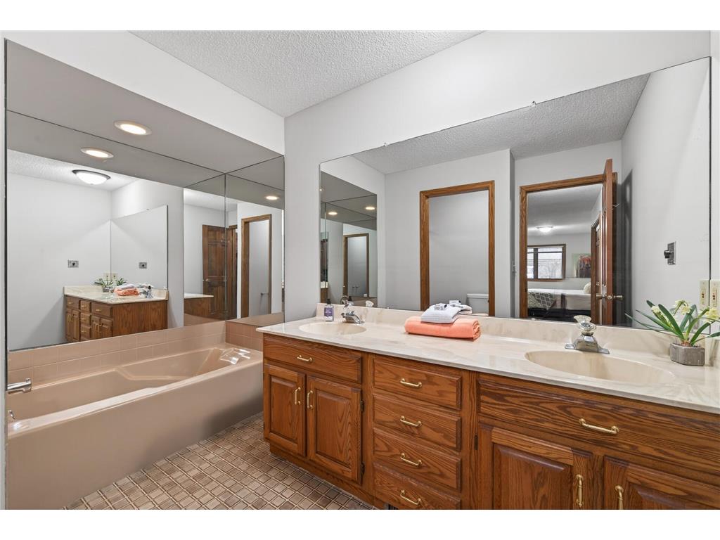 11245 57th Avenue N Plymouth MN 55442 7056970 image18