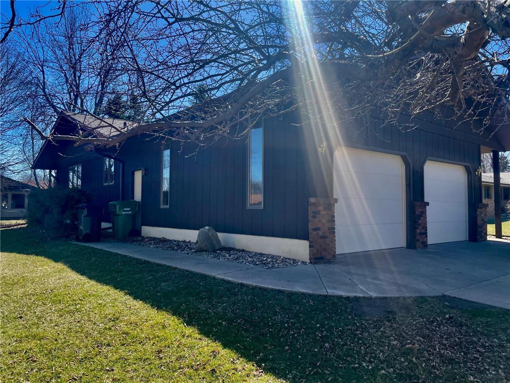 1125 Miles Drive, Worthington, MN, 56187 MLS 6513619 Edina Realty