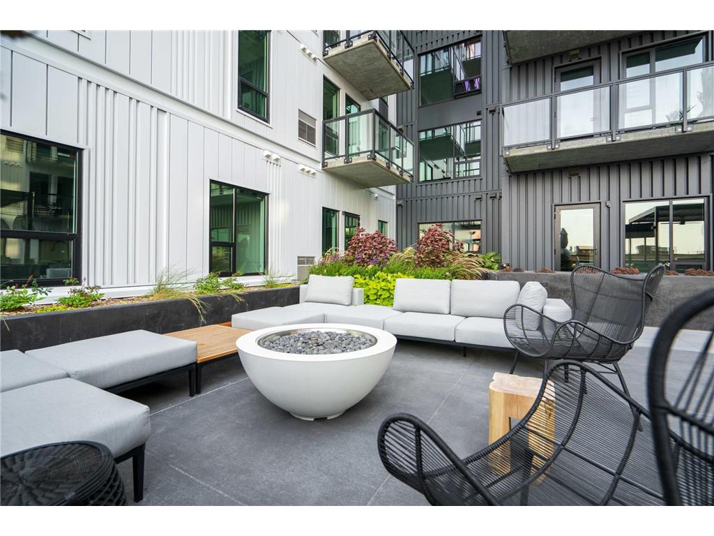 1125 S 2nd Street #V2 Minneapolis MN 55415 6331679 image1