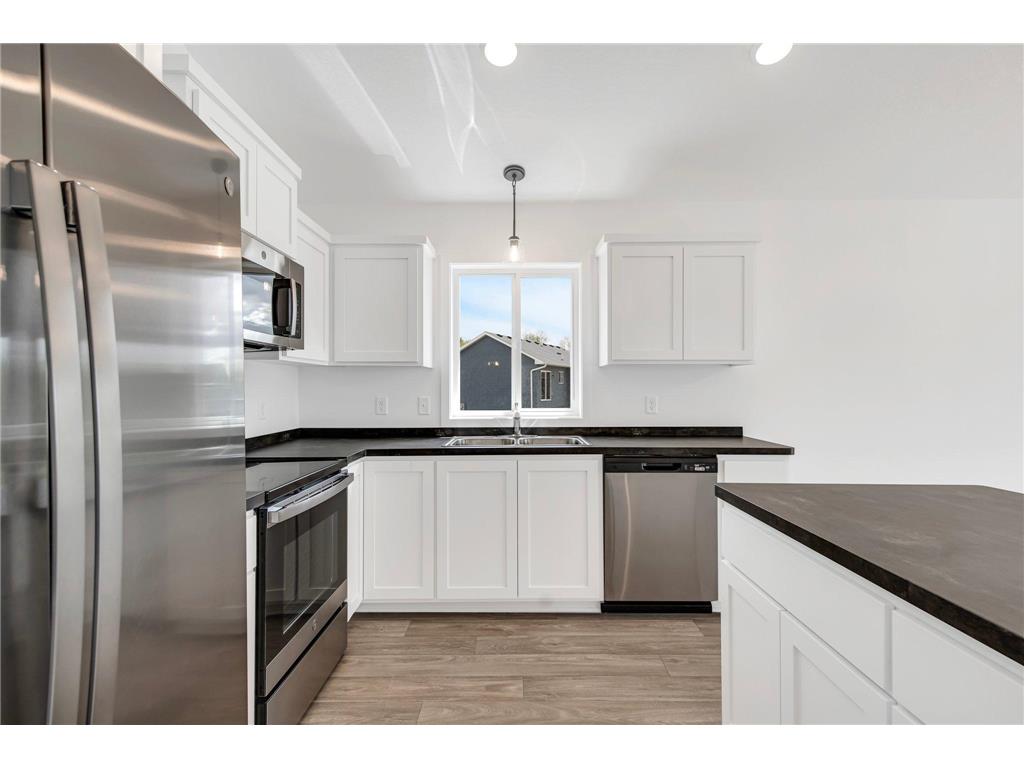 1125 Tiger Court NE Isanti MN 55040 6510813 image1