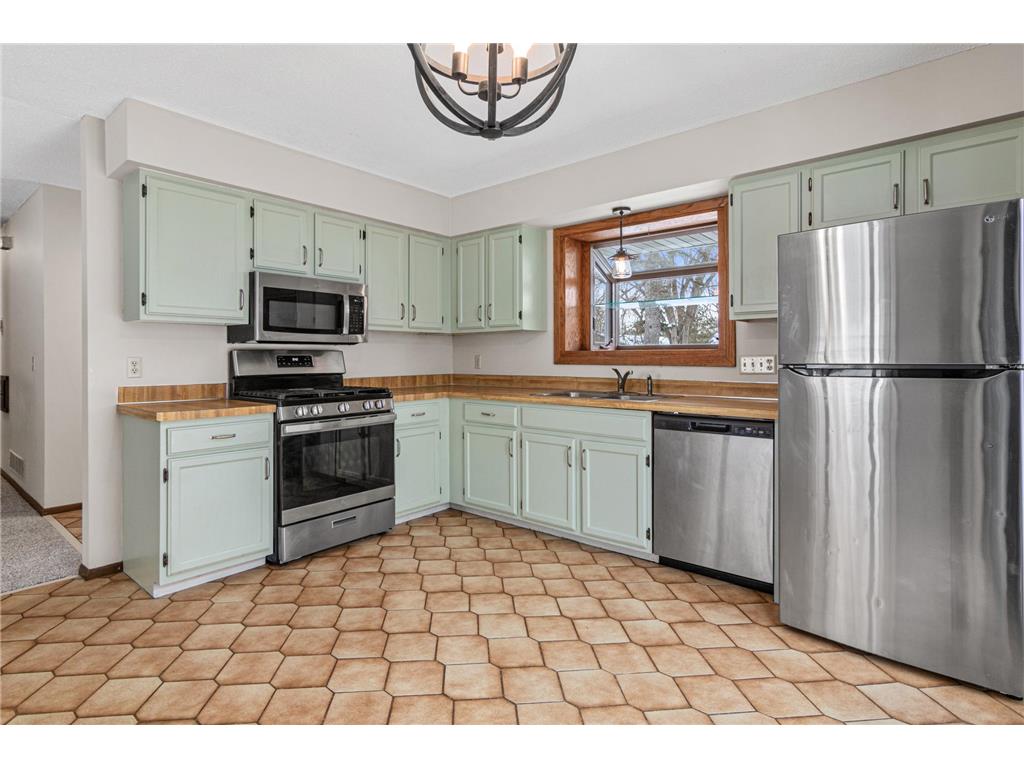 11250 Red Fox Drive Maple Grove MN 55369 - Pike 7038623 image10