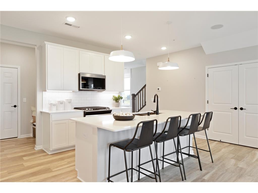 11259 Crestbury Drive Woodbury MN 55129 6344011 image1