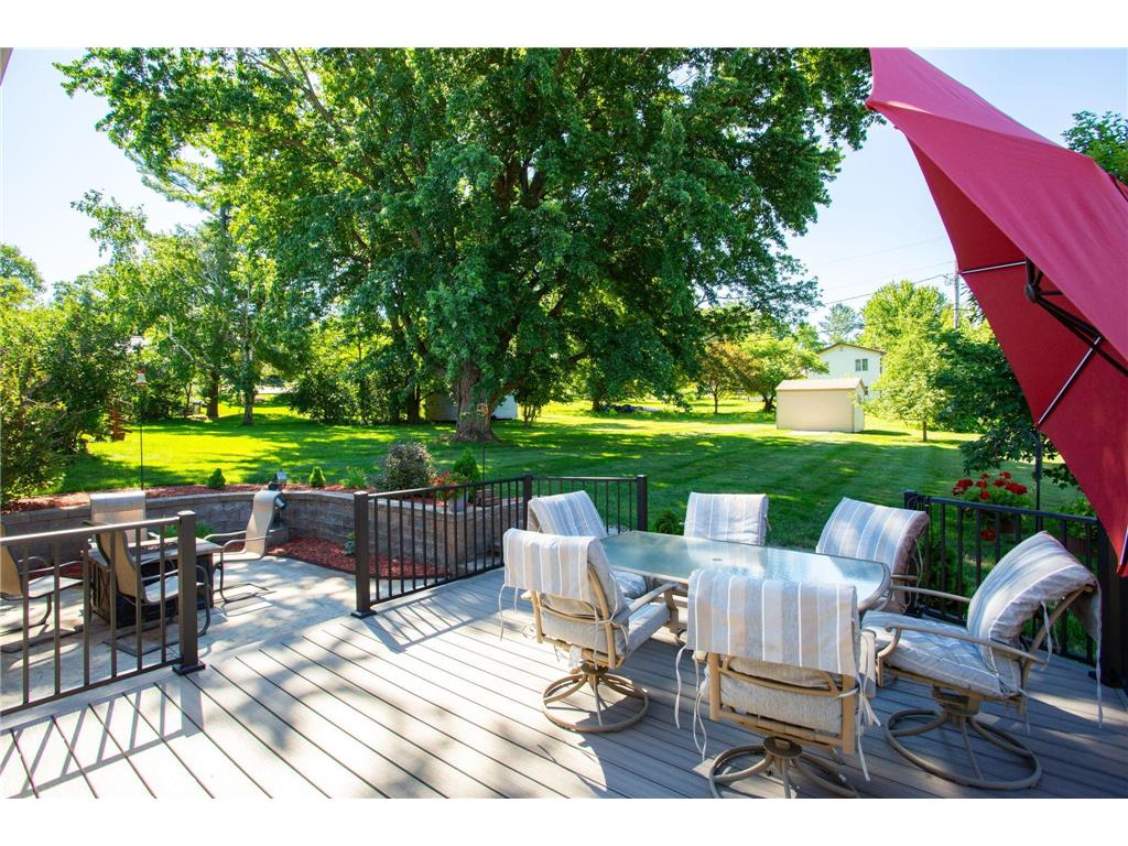 1126 E Division Street River Falls WI 54022 7094526 image32