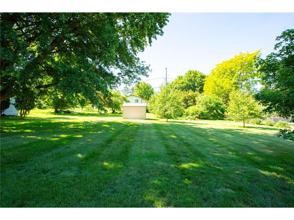 1126 E Division Street River Falls WI 54022 7094526 image36