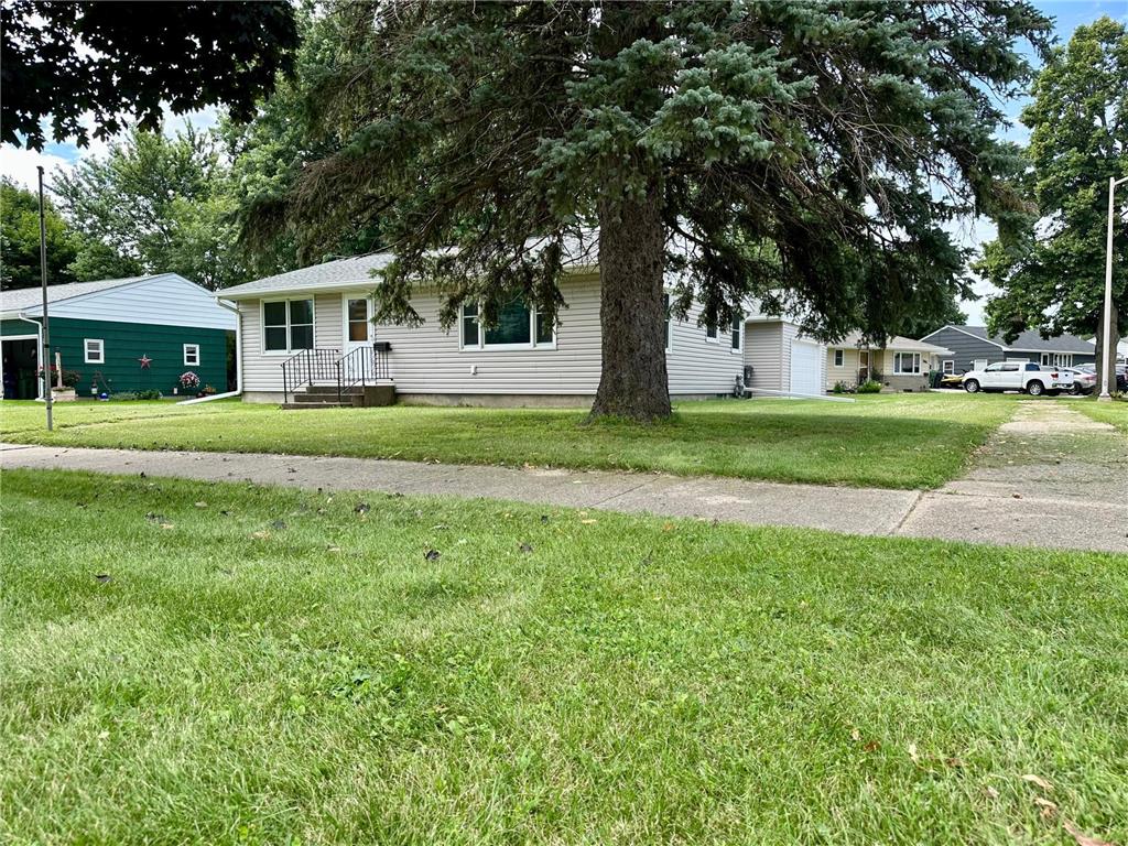 1127 Diagonal Road Worthington MN 56187 6768085 image1