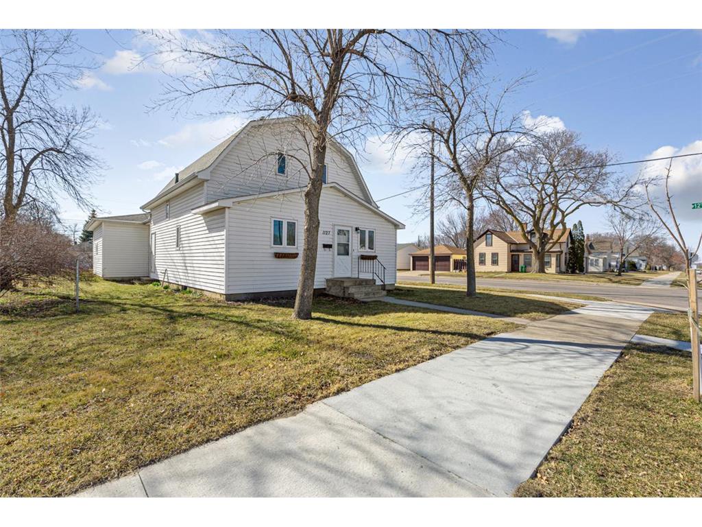 1127 N German Street New Ulm MN 56073 6496939 image1
