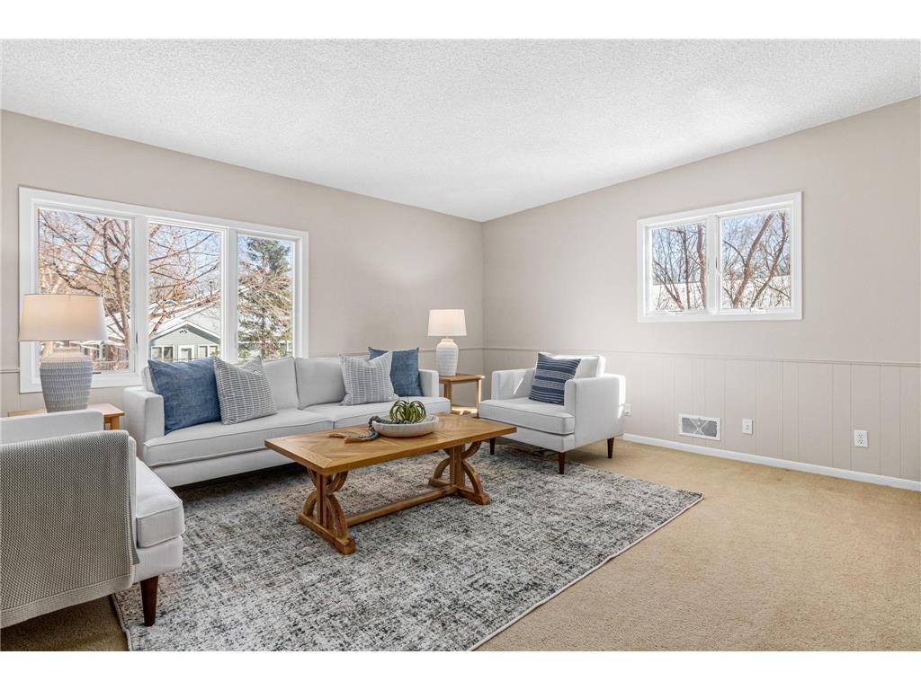 1127 Oakcrest Avenue Roseville MN 55113 7017769 image1