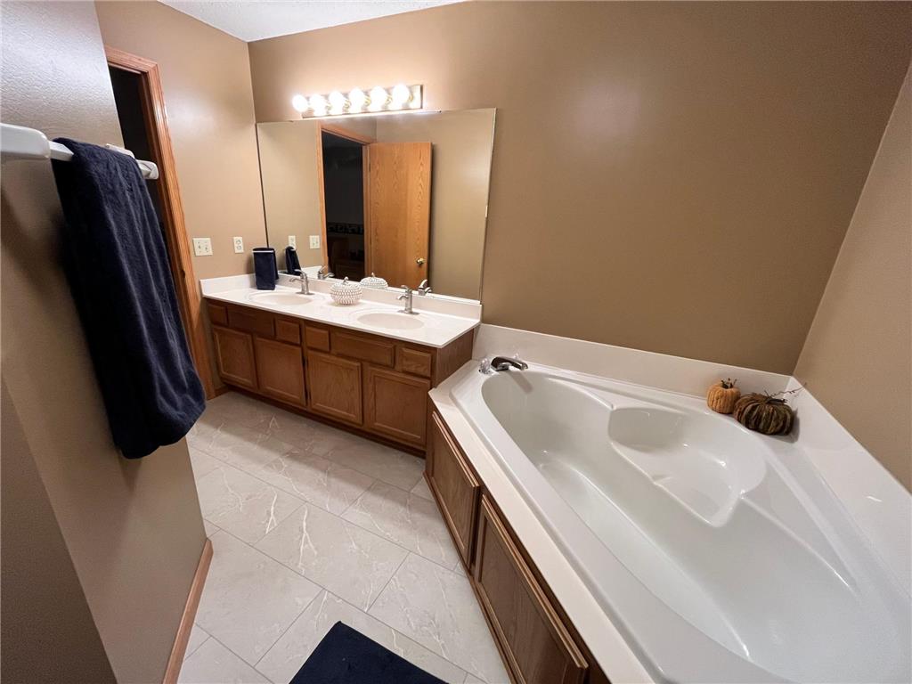 11275 Oregon Circle Bloomington MN 55438 6798868 image18