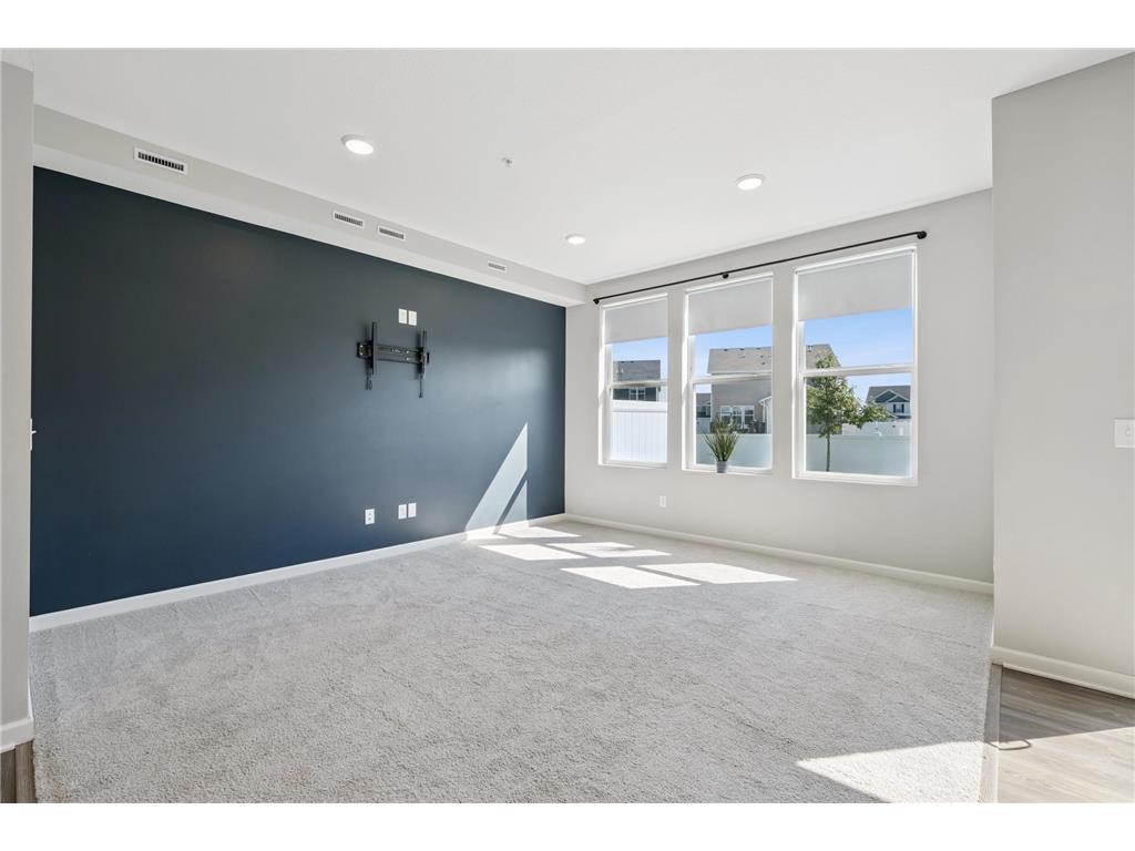 11279 Crestbury Drive Woodbury MN 55129 6779216 image10