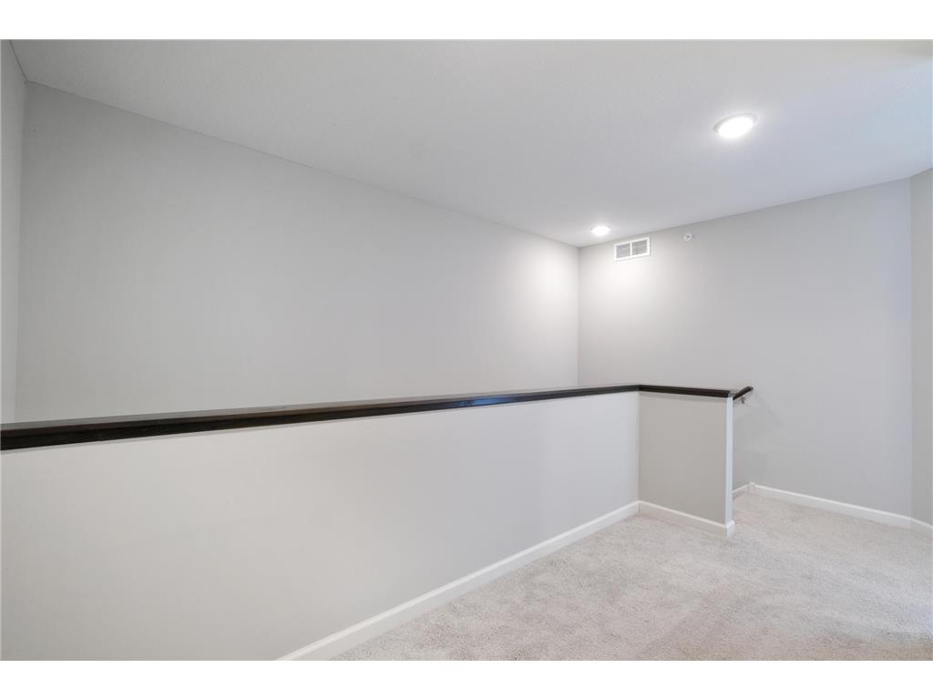 11279 Crestbury Drive Woodbury MN 55129 6779216 image13