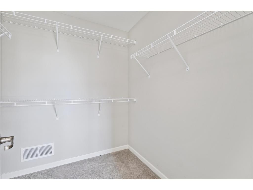 11279 Crestbury Drive Woodbury MN 55129 6779216 image16