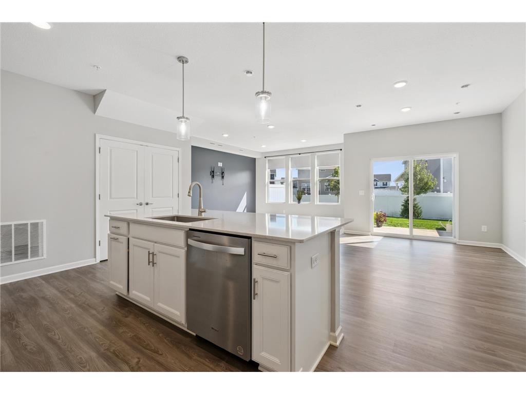 11279 Crestbury Drive Woodbury MN 55129 6779216 image5