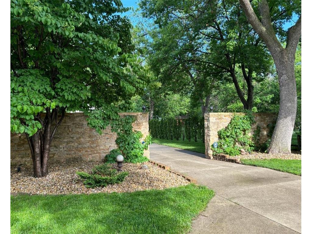 1128 Carney Avenue Mankato MN 56001 7054342 image87