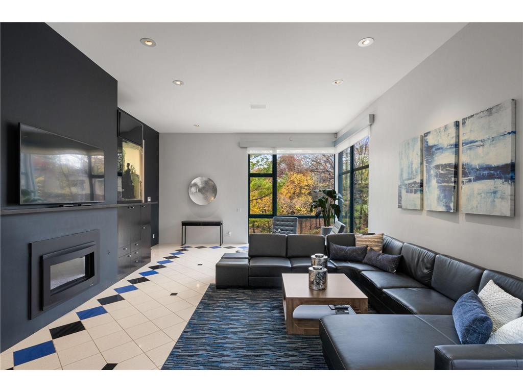 1128 Kenwood Parkway Minneapolis MN 55403 6821928 image11