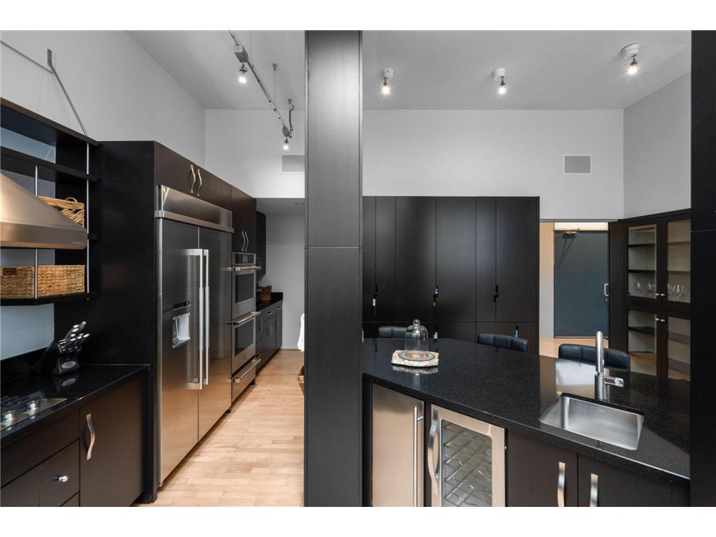 1128 Kenwood Parkway Minneapolis MN 55403 6821928 image21