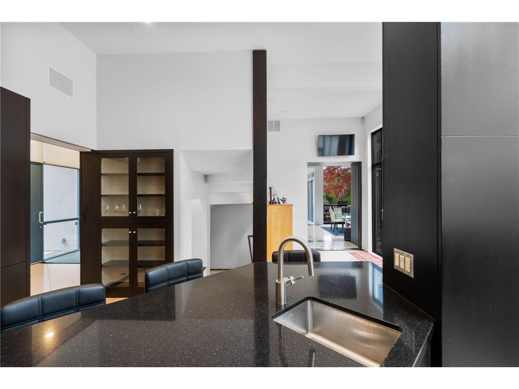 1128 Kenwood Parkway Minneapolis MN 55403 6821928 image27