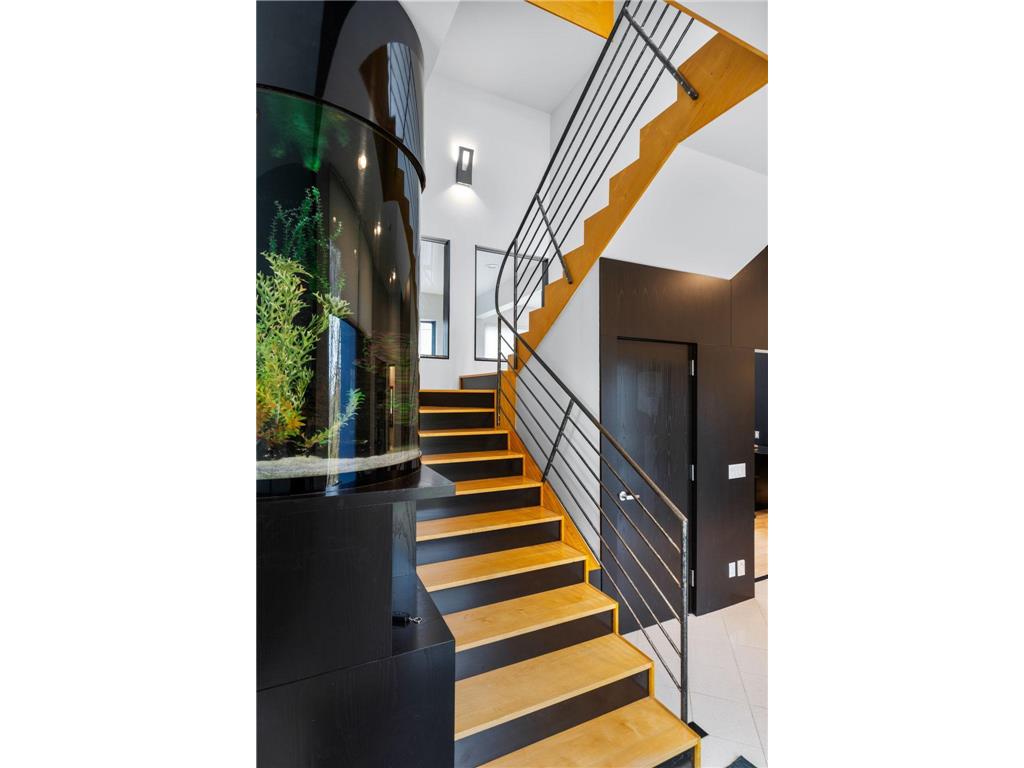 1128 Kenwood Parkway Minneapolis MN 55403 6821928 image3